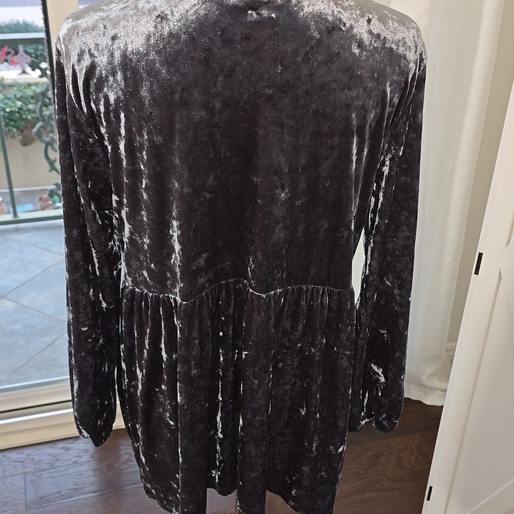 Style & Co Women's Crushed Velvet Peasant Blouse In Dark Gray - Picture 6 of 8